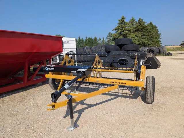 2025 Bauman 5710 éffilocheuse à foin