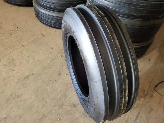 Forerunner 7.5L-15 Pneus