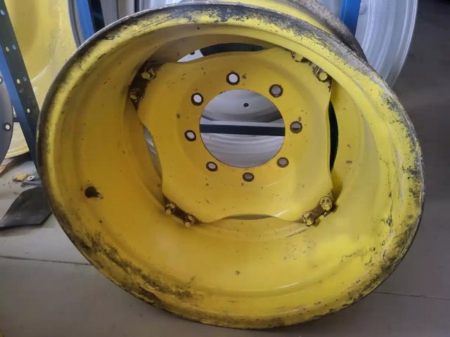 John Deere 15x24 jantes