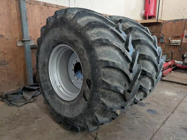 Goodyear 900/60R32 Pneus et roues