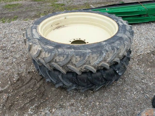 Kleber 12.4R46 Pneus et roues