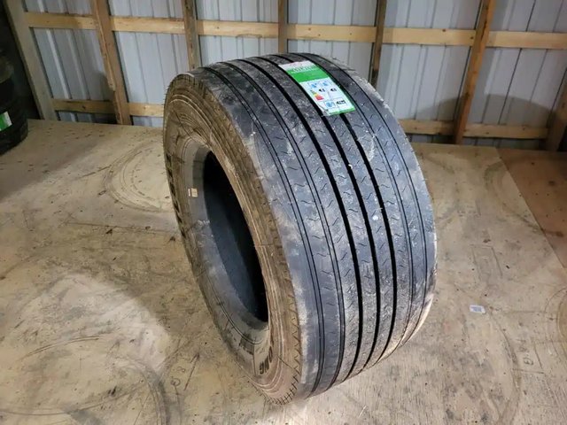 New 445/50R22.5 Pneus