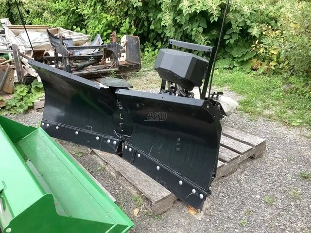 2018 John Deere 72 INCH Gratte à neige