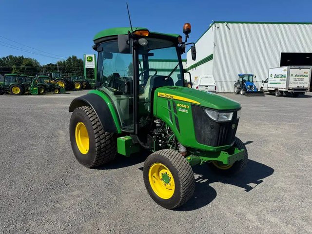 2018 John Deere 4066R Tracteur