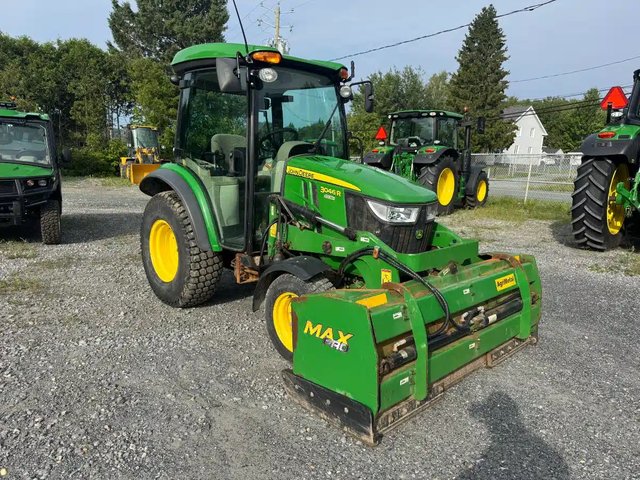 2021 John Deere 3046R Tracteur