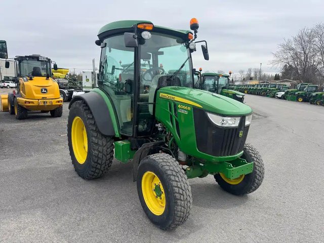 2020 John Deere 4066R Tracteur