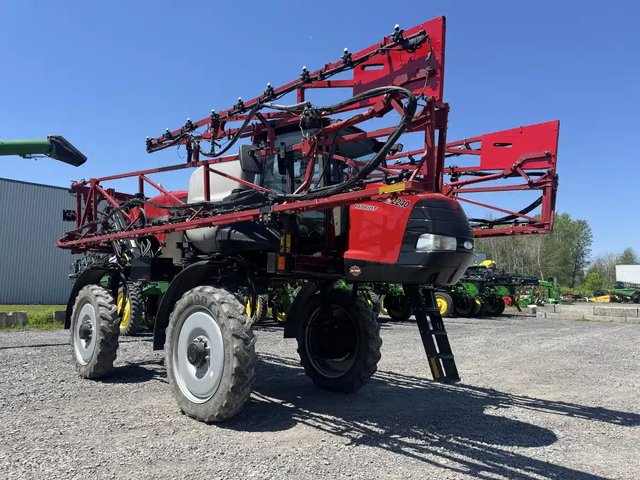 2014 Case IH PATRIOT 2240 Arroseur - Automoteur