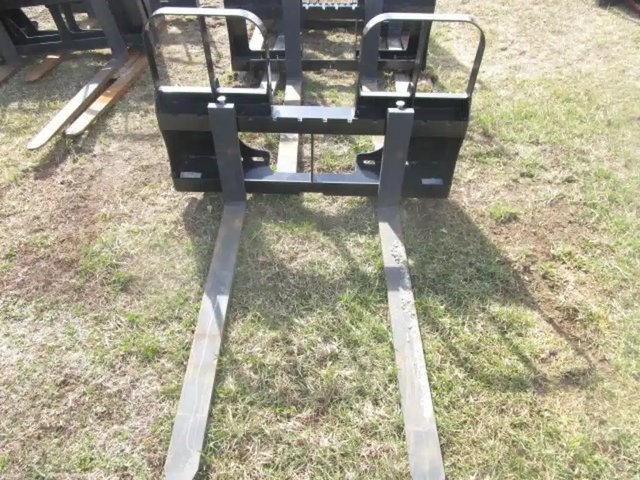 2026 HLA Attachments HD4242W Fourche à palette
