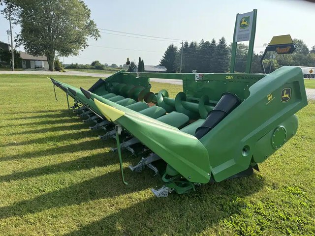 2023 John Deere C8R Nez - Maïs