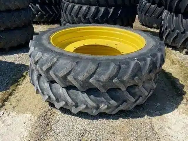 Goodyear 320/80R42 Pneus et roues