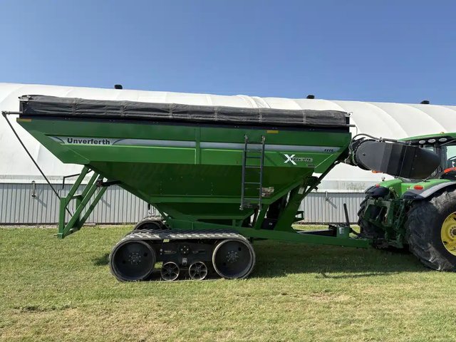 2019 Unverferth 1119 ON TRACKS Chariot à Grain