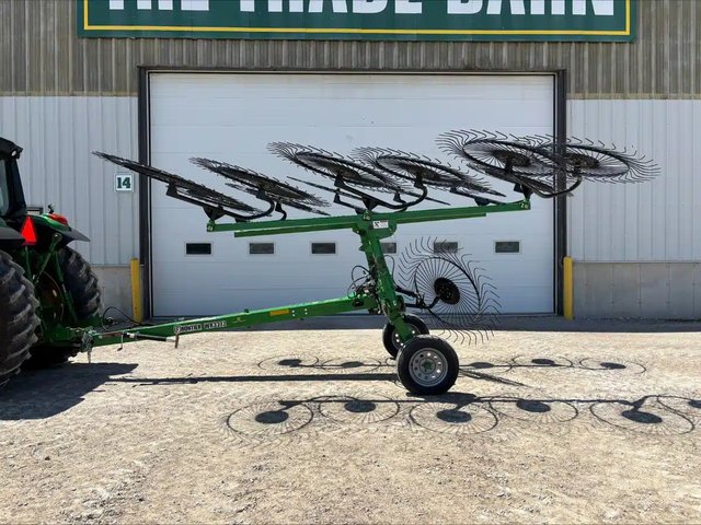 2024 John Deere WR3212 râteau