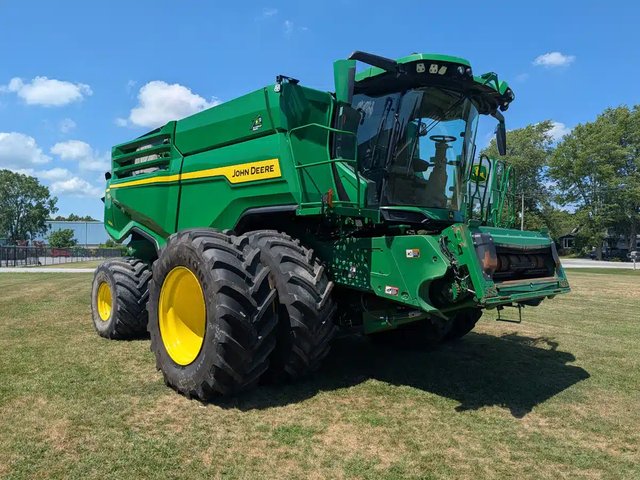 2022 John Deere X9 1000 Batteuse