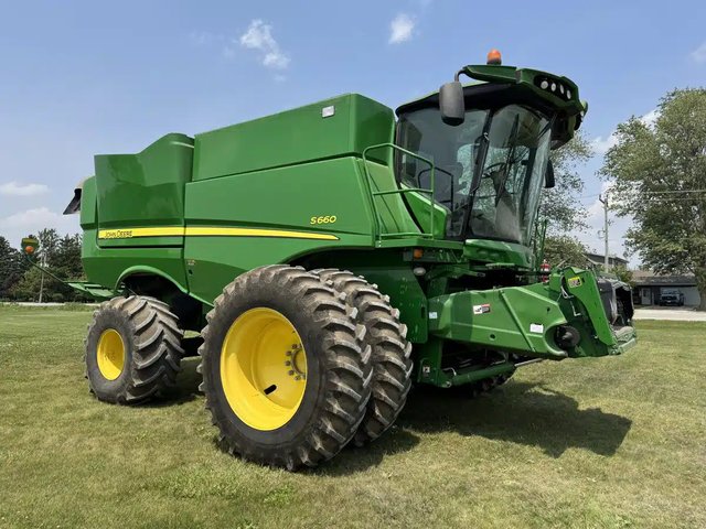 2017 John Deere S660 Batteuse