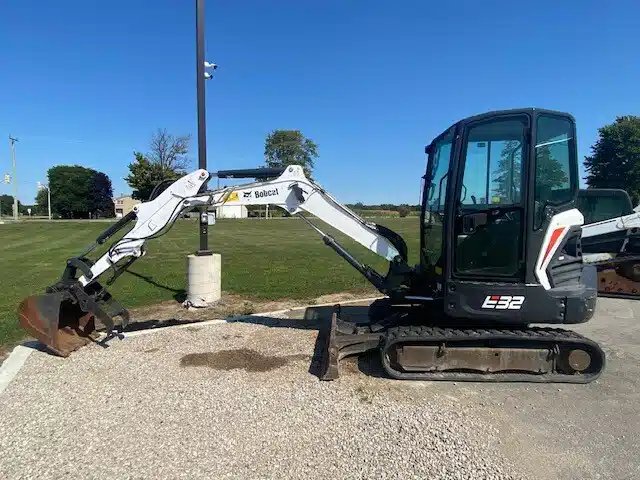2021 Bobcat E32 Excavatrice