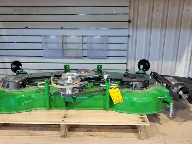 John Deere 54" ACCEL DECK Accessoires de pelouse et de jardin