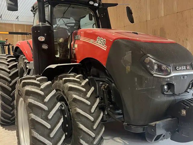 2023 Case IH MAGNUM 250 Tracteur
