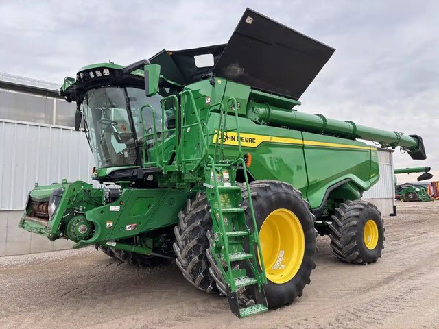 2022 John Deere X9 1000 Batteuse