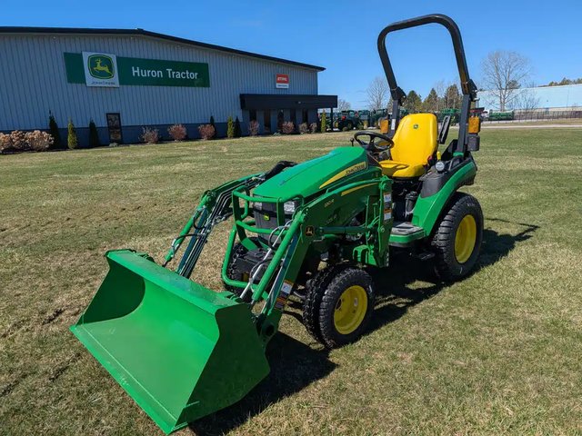 2023 John Deere 2025R Tracteur