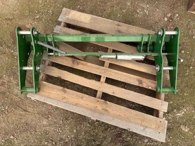 John Deere GLOBAL CARRIER Tracteur avec chargeur
