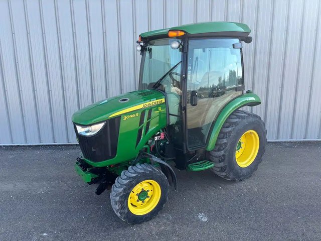 2019 John Deere 3046R Tracteur