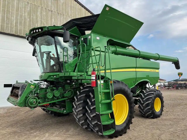 2021 John Deere S770 Batteuse