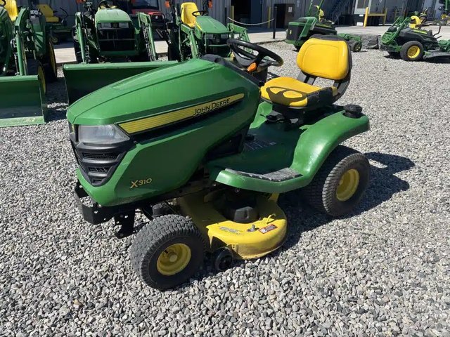 2014 John Deere X310 Tracteur à pelouse