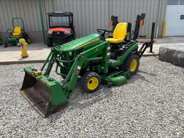 2015 John Deere 1025R Tracteur
