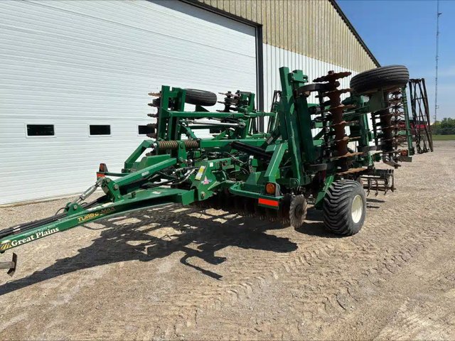 Great Plains TM1800 18' Labour vertical