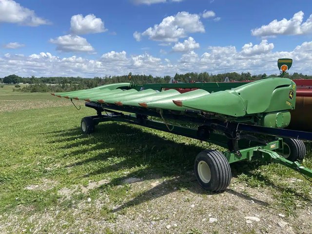 2009 John Deere 608C Nez - Maïs
