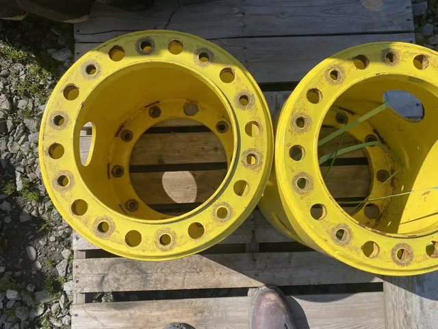 Unverferth FRONT DUAL HUBS Pneus