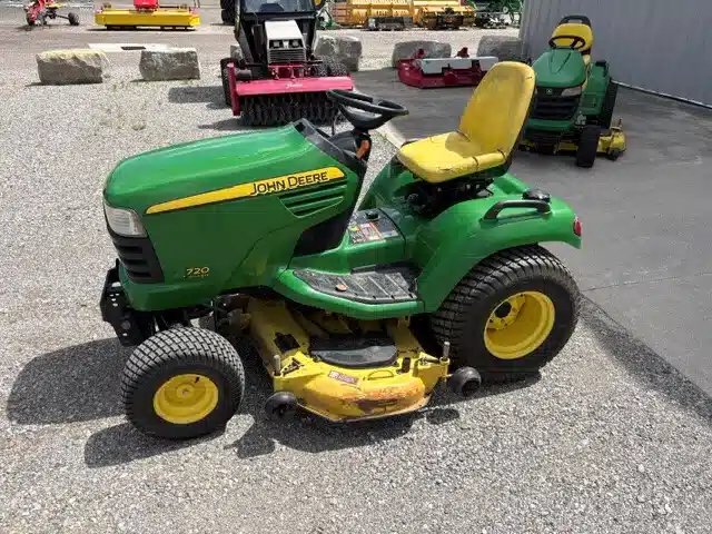 2009 John Deere X720 Tracteur à pelouse