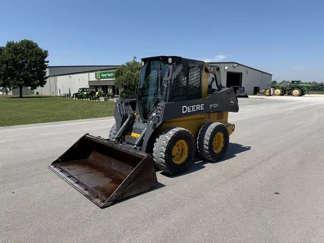 2018 John Deere 320G chargeuse à direction à glissement