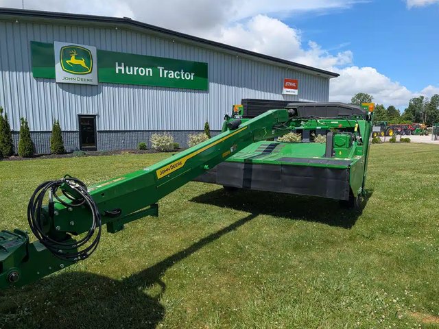2025 John Deere C350 Faucheuse-conditionneuse