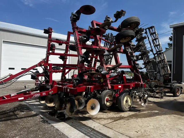 2011 Salford 570RTS 27' Labour vertical