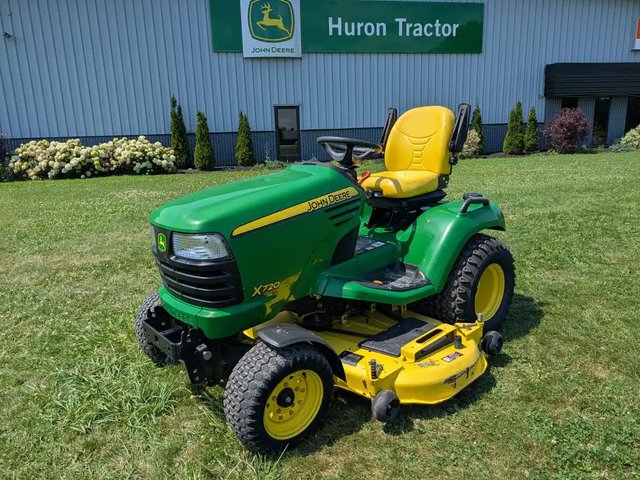 2008 John Deere X720 Tracteur à pelouse