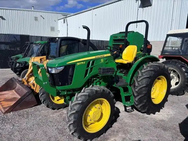 2025 John Deere 5075E Tracteur