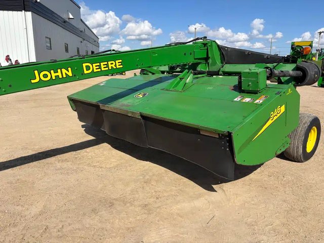 2007 John Deere 946 Faucheuse-conditionneuse