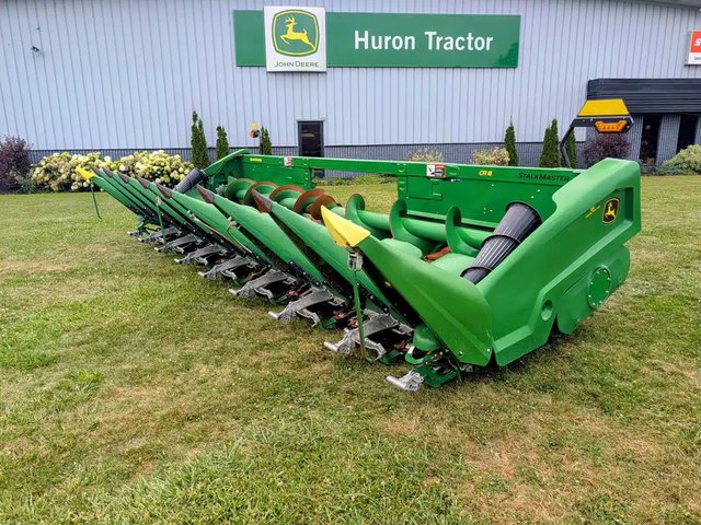 2025 John Deere CR 8 Nez - Maïs