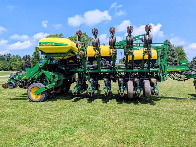 2014 John Deere 1790 Planteur