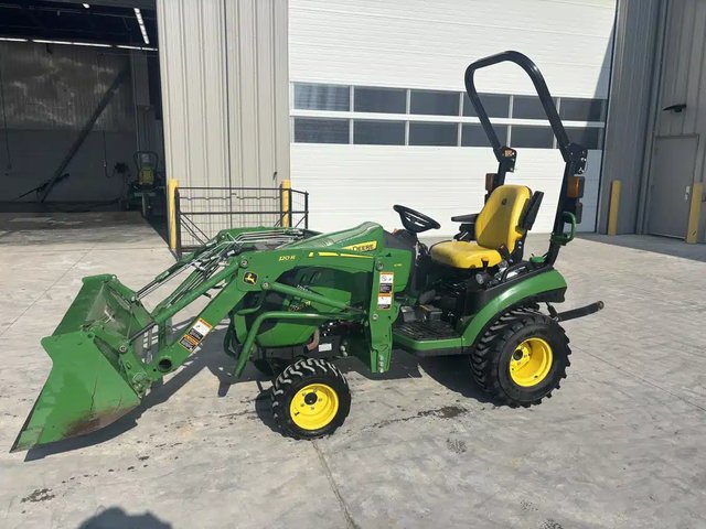 2022 John Deere 1025R Tracteur