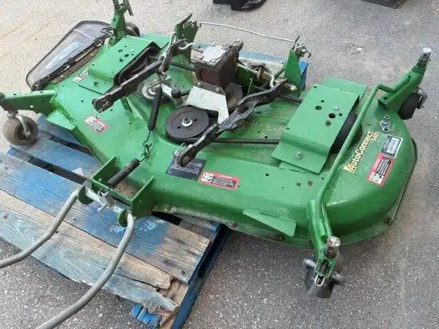 John Deere 54" Accessoires de pelouse et de jardin