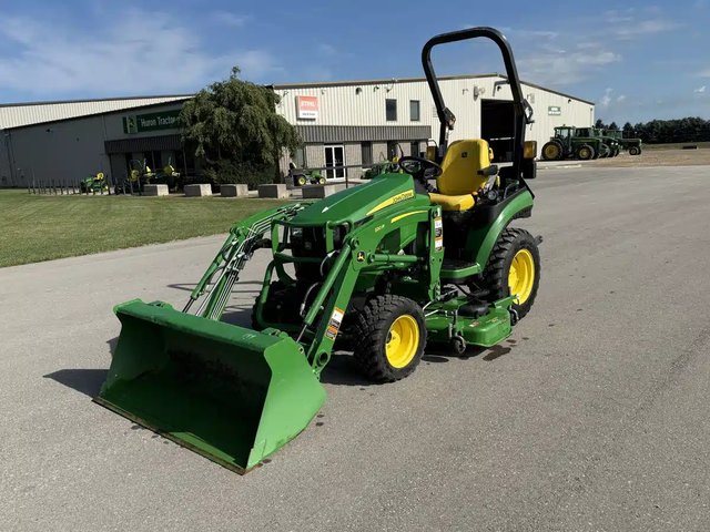 2022 John Deere 2025R Tracteur