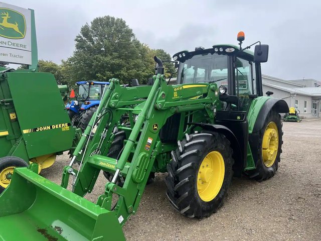 2021 John Deere 6120M Tracteur
