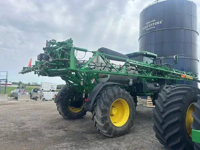 2023 John Deere 412R Arroseur - Automoteur