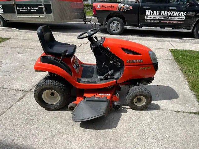 2006 Kubota T1670A Tracteur à pelouse