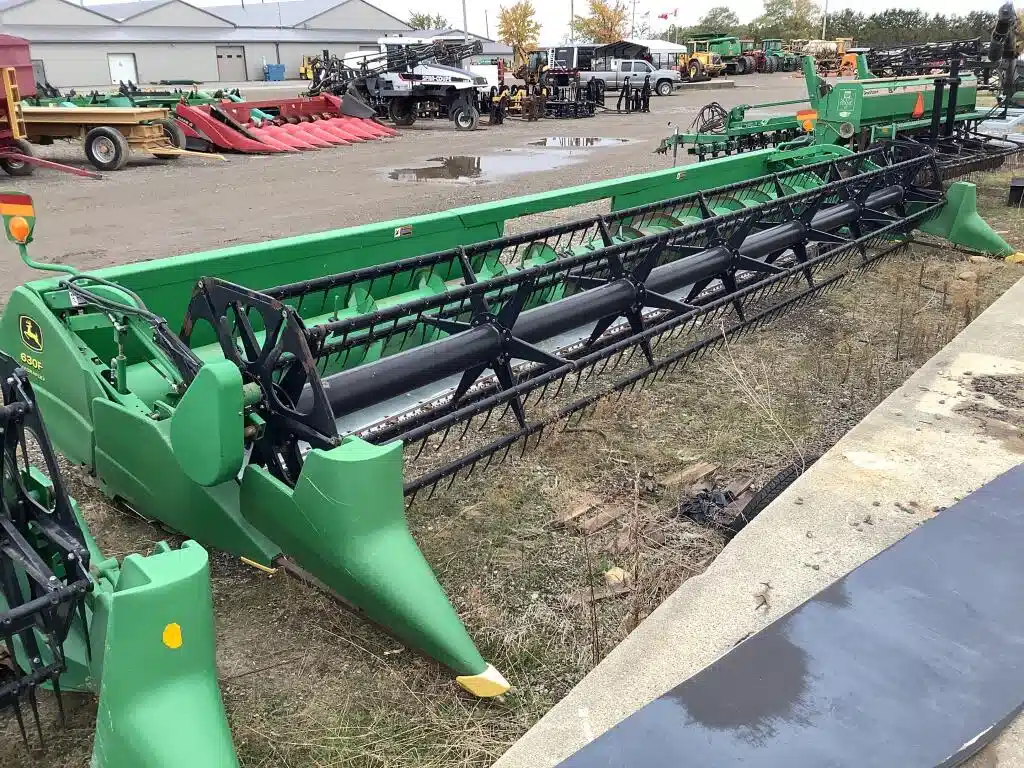 Gallery image 2 for Used 2005 John Deere 630 Header - Pickup