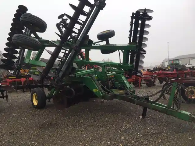 Gallery image 1 for Used John Deere 637 Disc