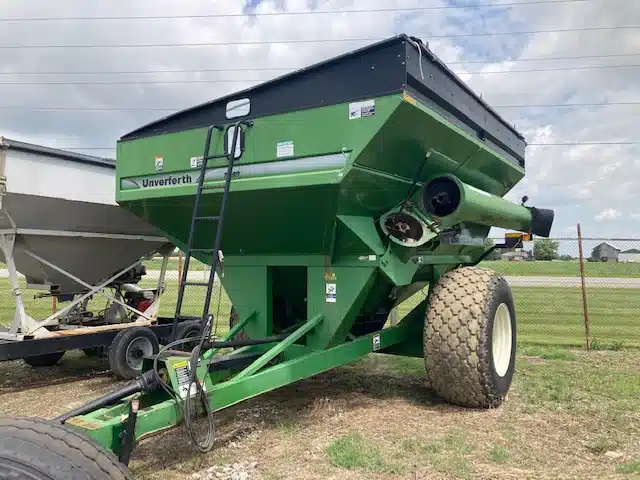 Gallery image 1 for New Unverferth 7250 Grain Cart