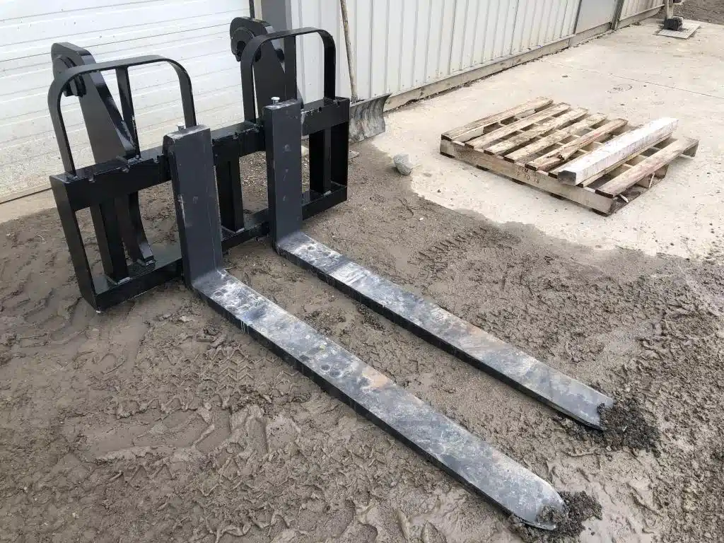 Gallery image 2 for Used 2023 HLA Attachments LA-HD100JRB416 Pallet Fork